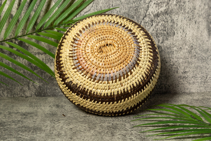 Round Black and White Traditional Vintage Basket