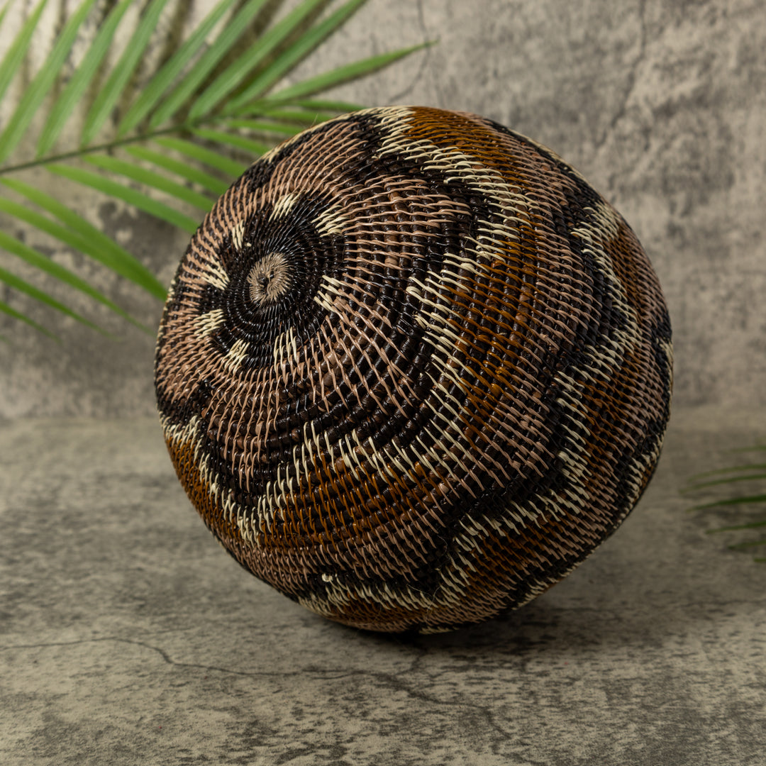 Brown And White Gentle Surf Rainforest Basket