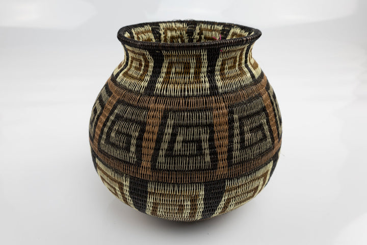 Hand Woven Classic Basket Made By Wounaan And Emberá Panama Indians. Bowl Basket, Woven Basket, Basket Decor, Woven Storage