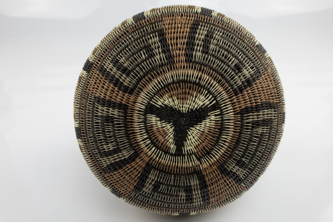 Hand Woven Classic Basket Made By Wounaan And Emberá Panama Indians. Bowl Basket, Woven Basket, Basket Decor, Woven Storage