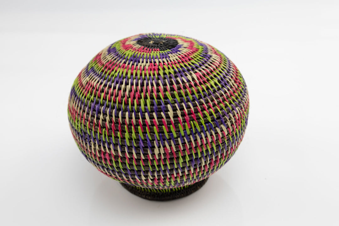 Hand Woven Rainbow Basket Made By Wounaan And Emberá Panama Indians. Bowl Basket, Woven Basket, Basket Decor, Woven Storage