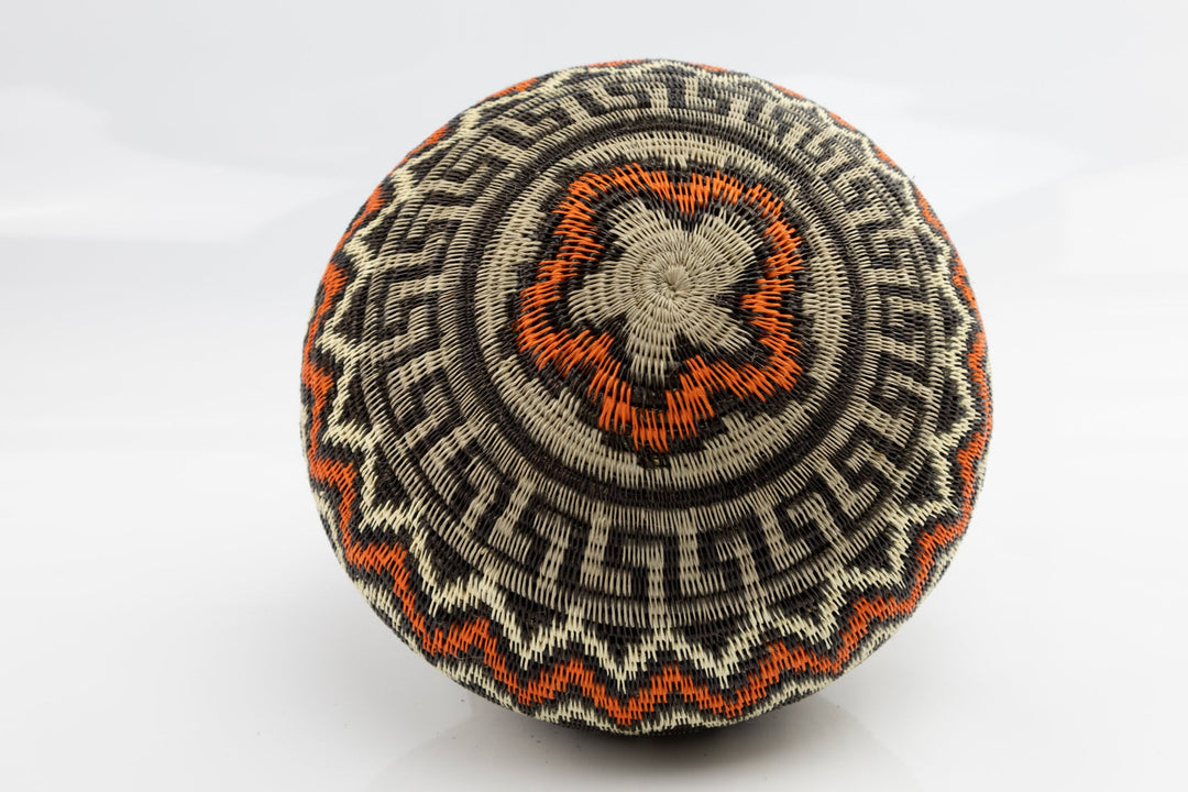 Hand Woven Classic Design Basket Made By Wounaan And Emberá Panama Indians. Bowl Basket, Woven Basket, Basket Decor, Woven Storage