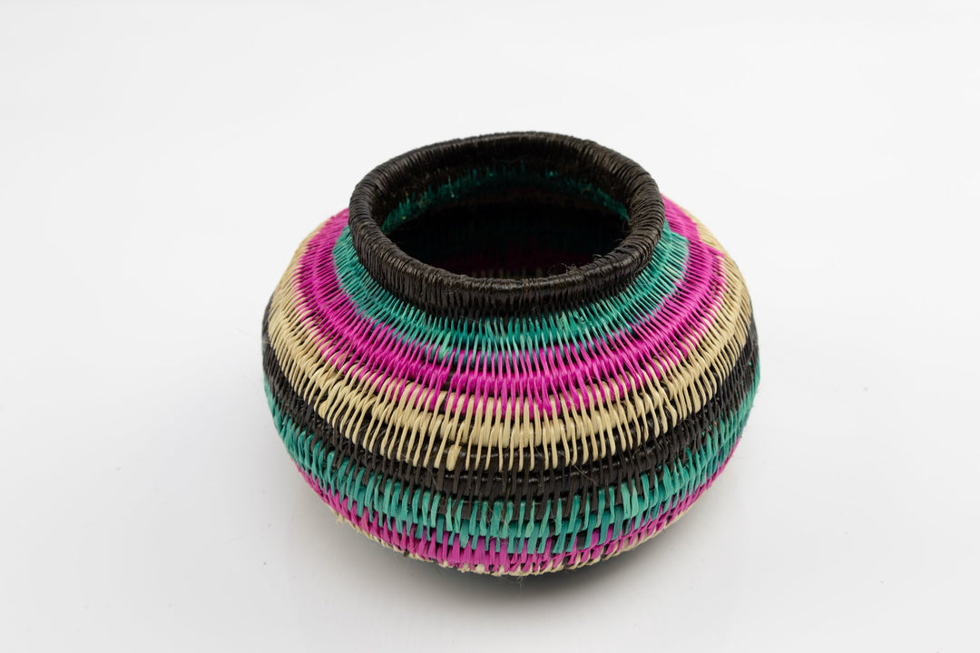 Hand Woven Special Color Basket Made By Wounaan And Emberá Panama Indians. Bowl Basket, Woven Basket, Basket Decor, Woven Storage