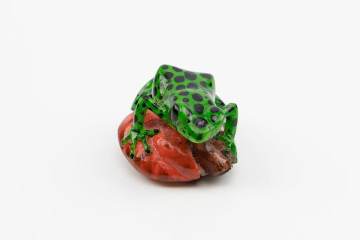 Hand Carved Poison Dart Frog Tagua Nut Made By Wounaan And Emberá Panama Indians. Animal Statue, Carving Miniature, Figurine, Decoration