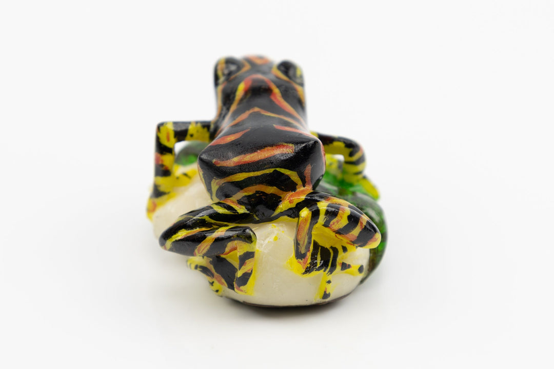 Hand Carved Poison Dart Frog Tagua Nut Made By Wounaan And Emberá Panama Indians. Animal Statue, Carving Miniature, Figurine, Decoration